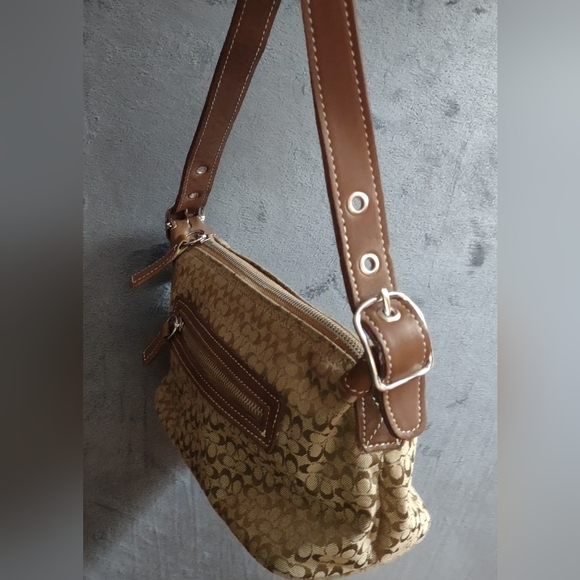 Coach H2H-6332 Bagutte Signature C Handbag Authentic Canvas Leather Trim - Picture 3 of 9